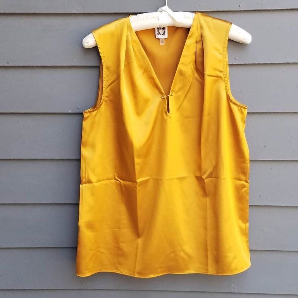 Anne Klein Gold Poly Blend Shell size Medium